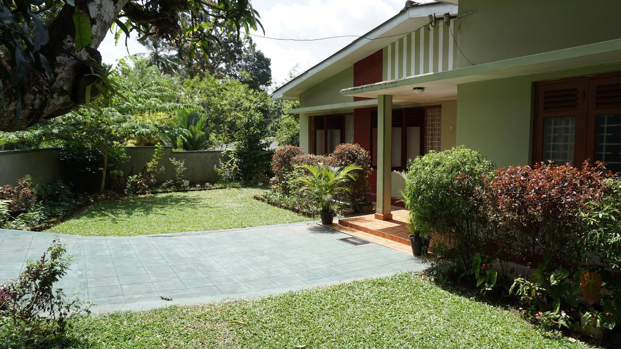 Apartamento Jayawimana Kandy Exterior foto