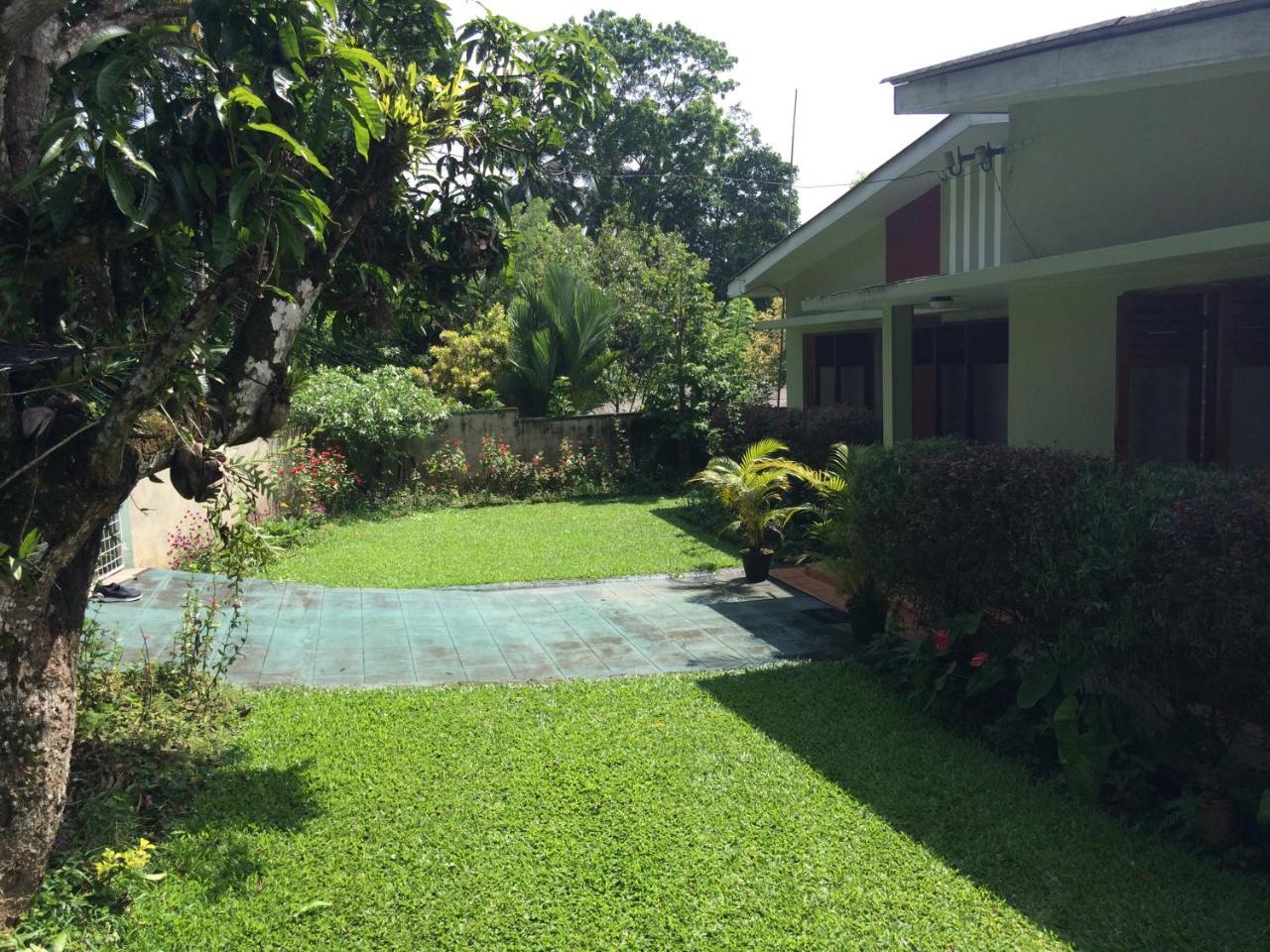 Apartamento Jayawimana Kandy Exterior foto